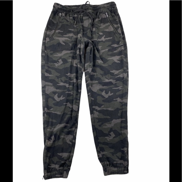 Athleta Camo Farrallon Jogger Pants 8